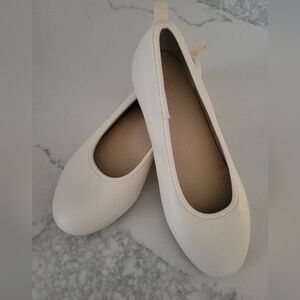 GAP Kids Faux Leather Ballet Flats | size 2  like new